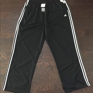 Men’s Adidas essential pants